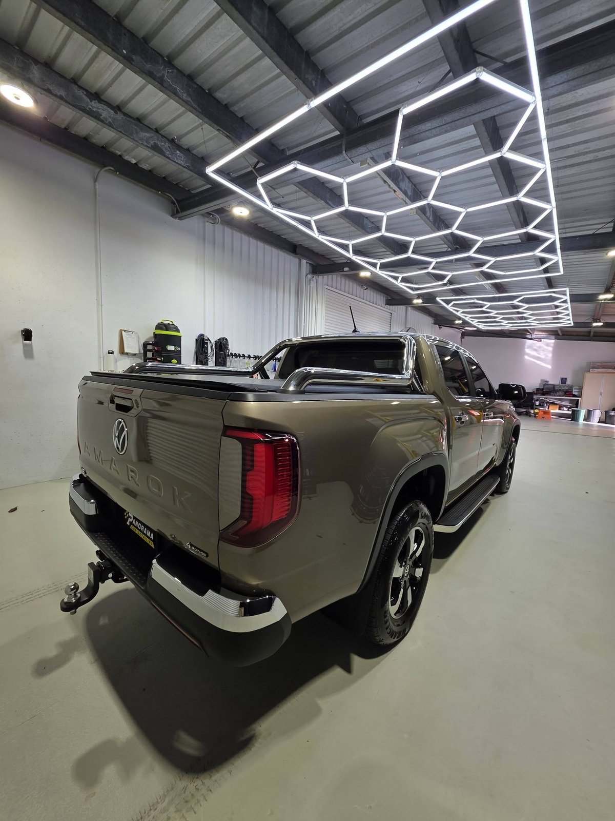 VW Amarok Ute Detail Raglan